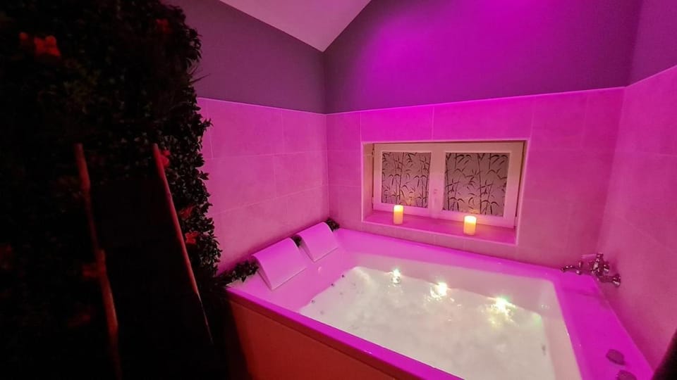 La Vallée Secrète - Love Hôtel House in Normandy