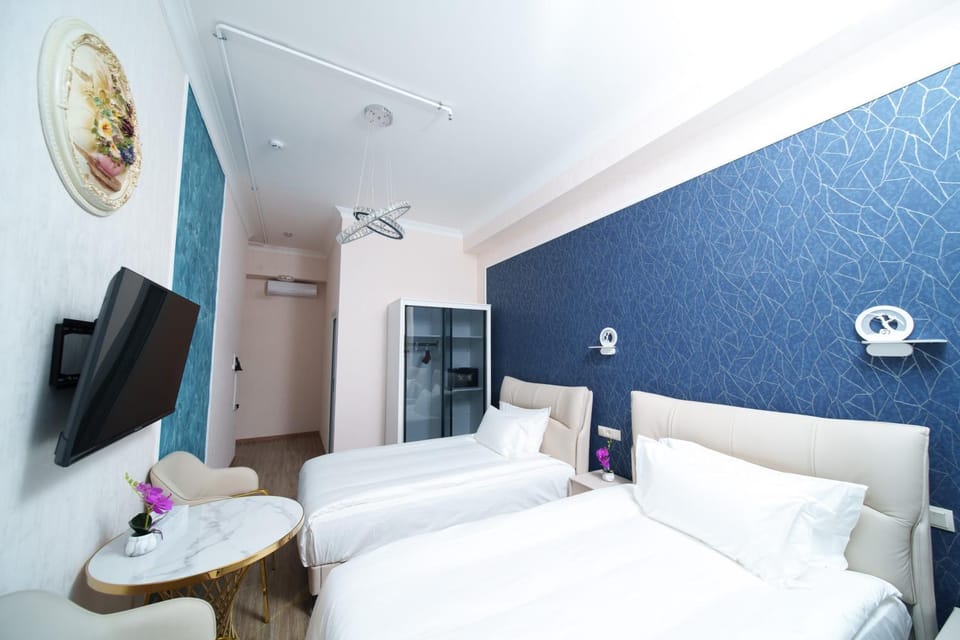 Bed, Bedroom, air conditioner