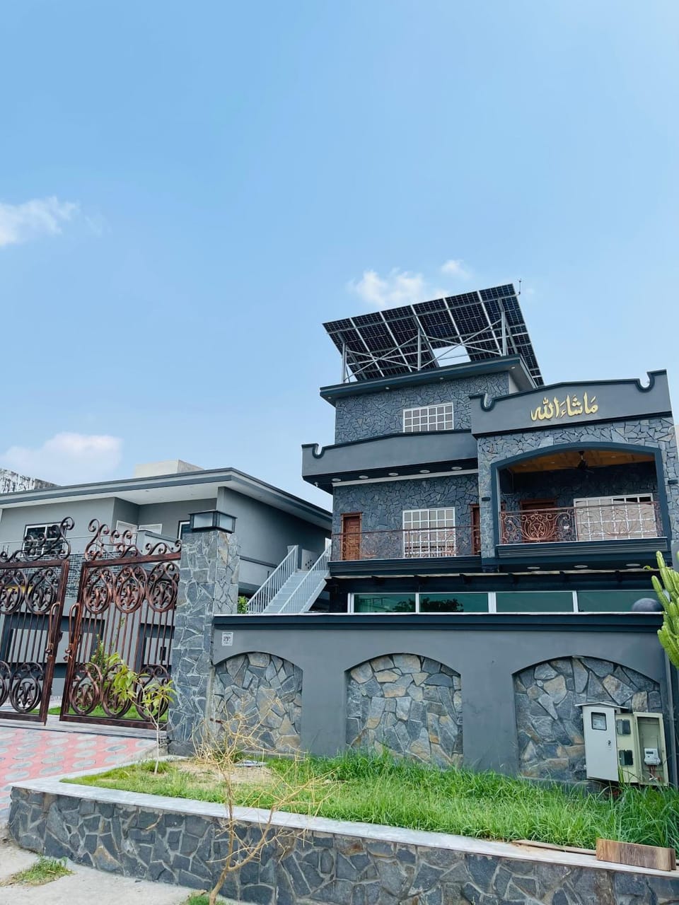 Property building, Day