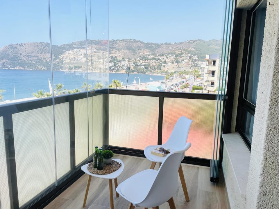 Apartamento Sol y Mar la Herradura by At Home costa del Sol Apartment in La Herradura