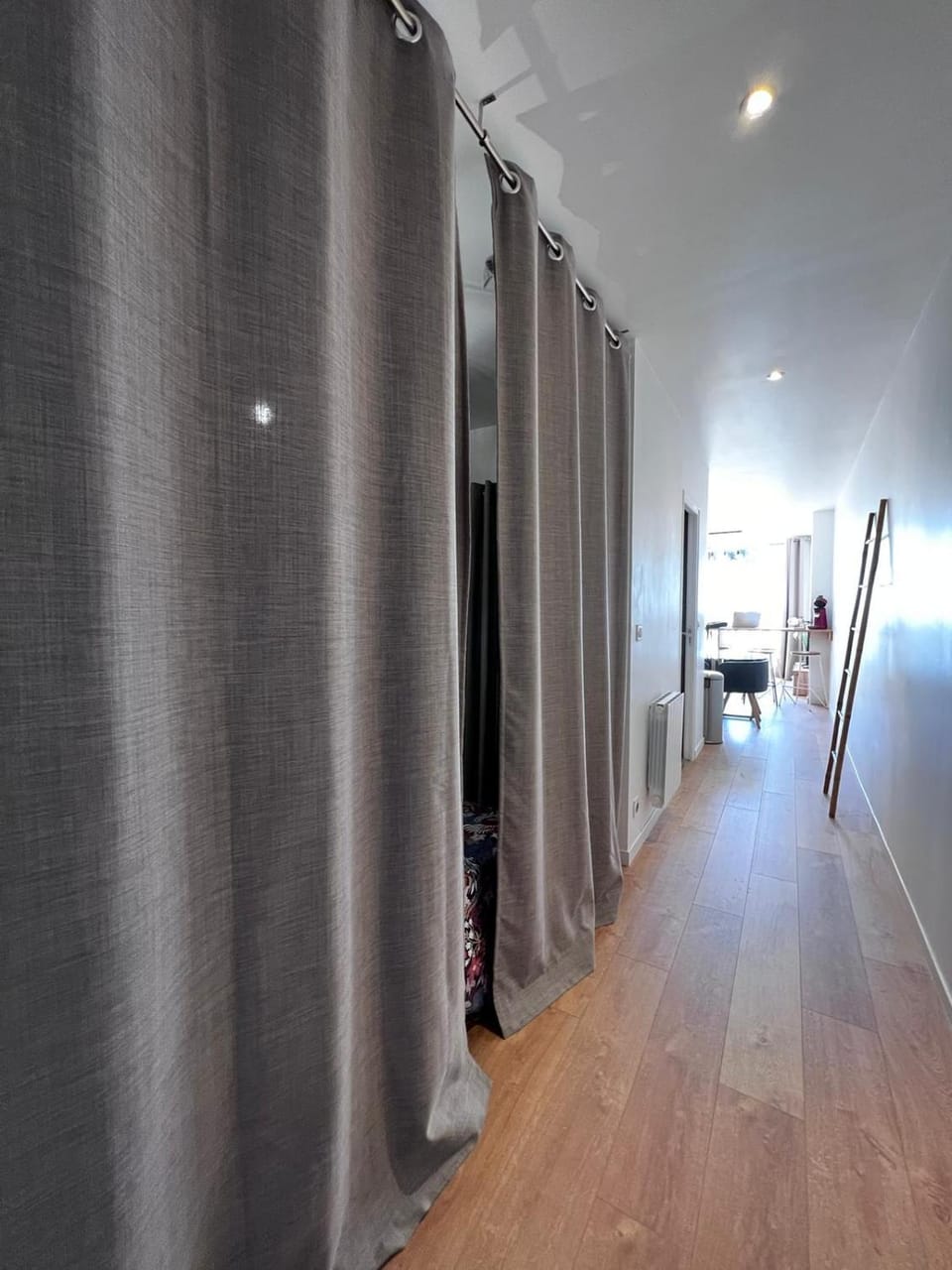 Cap Esterel, T2 pour 4 voyageurs, vue mer, parking et piscine Apartment in Saint-Raphael