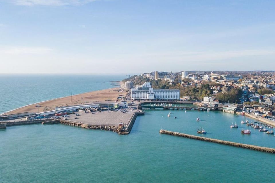 The Bay by Keepers Cottages House in Folkestone