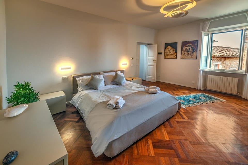 Bed, Photo of the whole room, Bedroom, towels, air conditioner