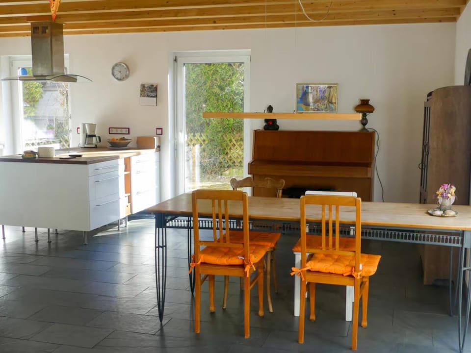 Property building, Kitchen or kitchenette, Living room
