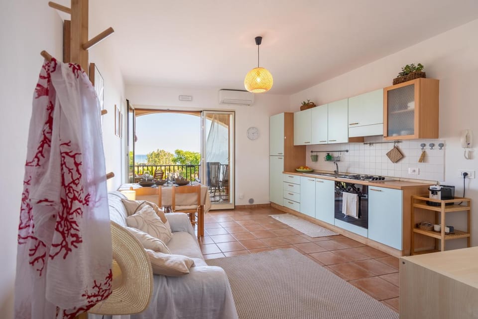 Day, Living room, Dining area, Lunch, stove