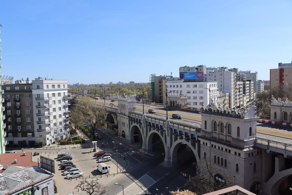 View (from property/room), City view, Landmark view, Street view