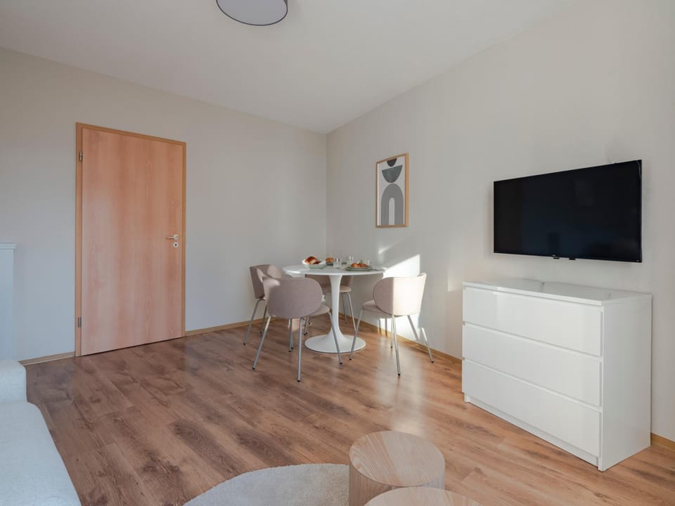 TV and multimedia, Dining area