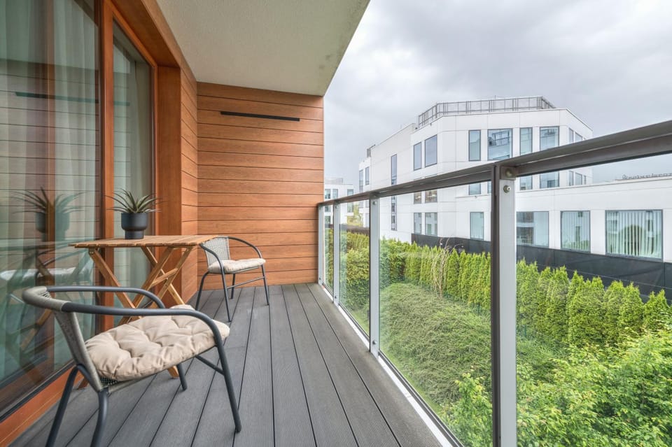 Property building, View (from property/room), Balcony/Terrace, Garden view