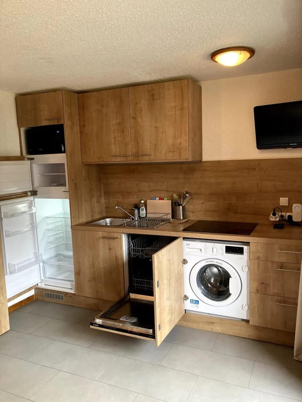 Kitchen or kitchenette