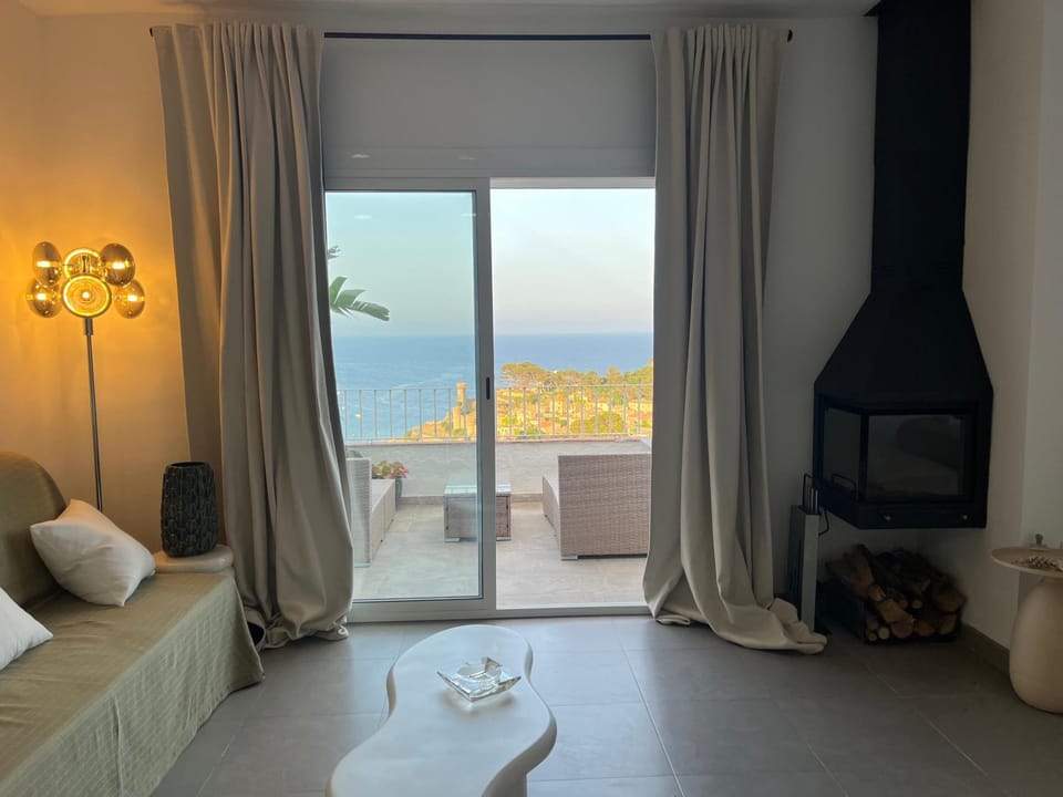 Living room, Sea view
