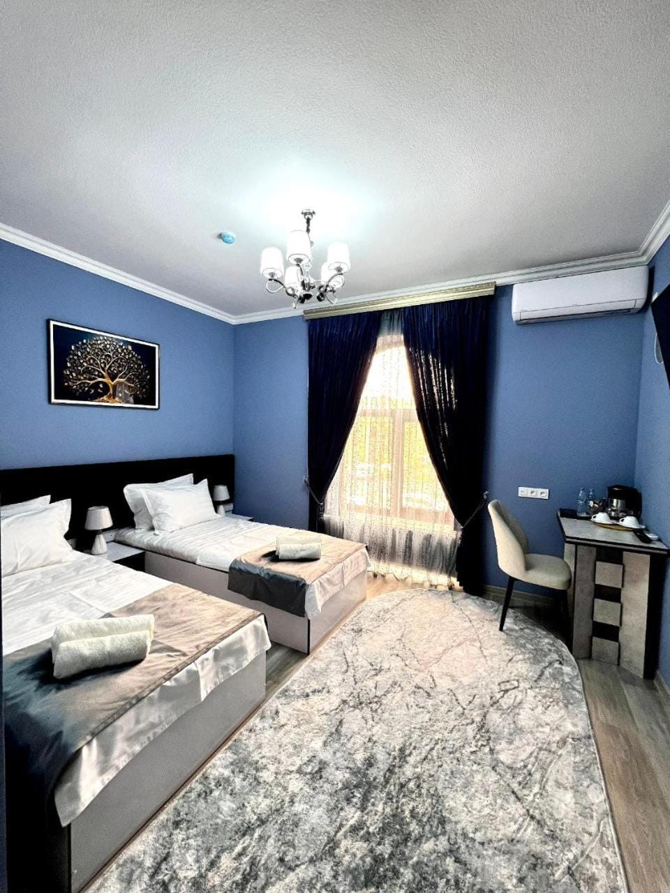 Bed, Photo of the whole room, Seating area, Bedroom