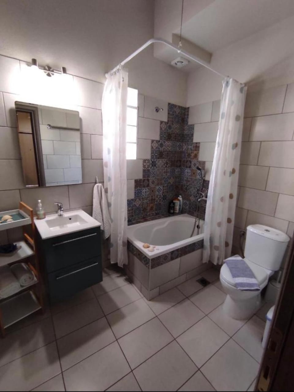 Shower, Toilet, Bathroom, Bath