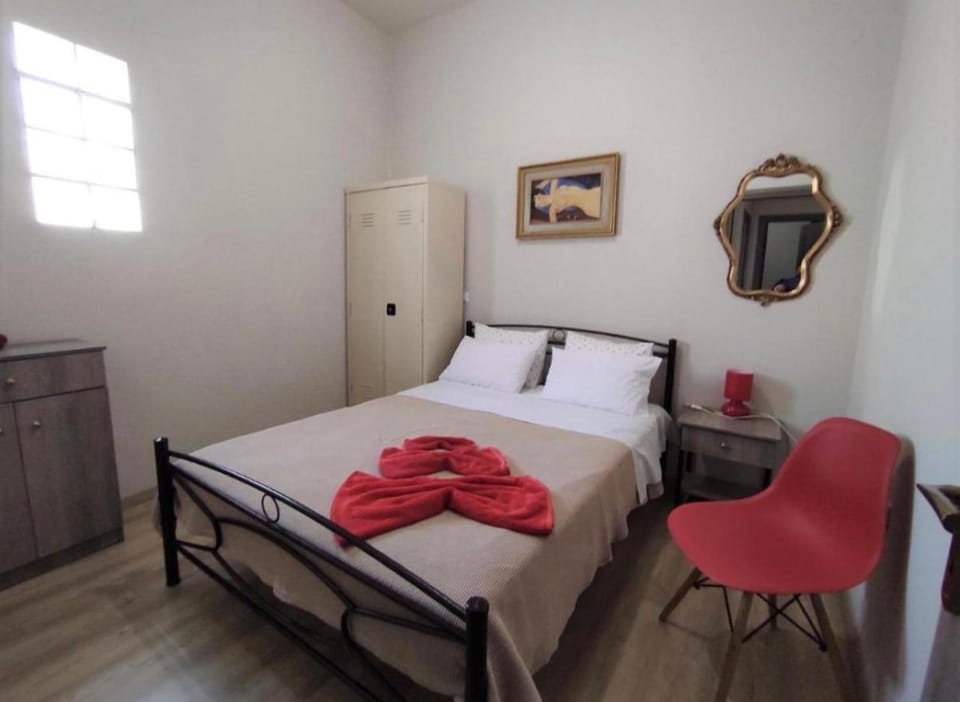 Bed, Photo of the whole room, Bedroom, towels, wardrobe