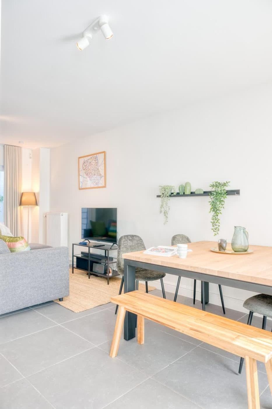 Charming & Central Stay with Terrace Apartment in Ghent