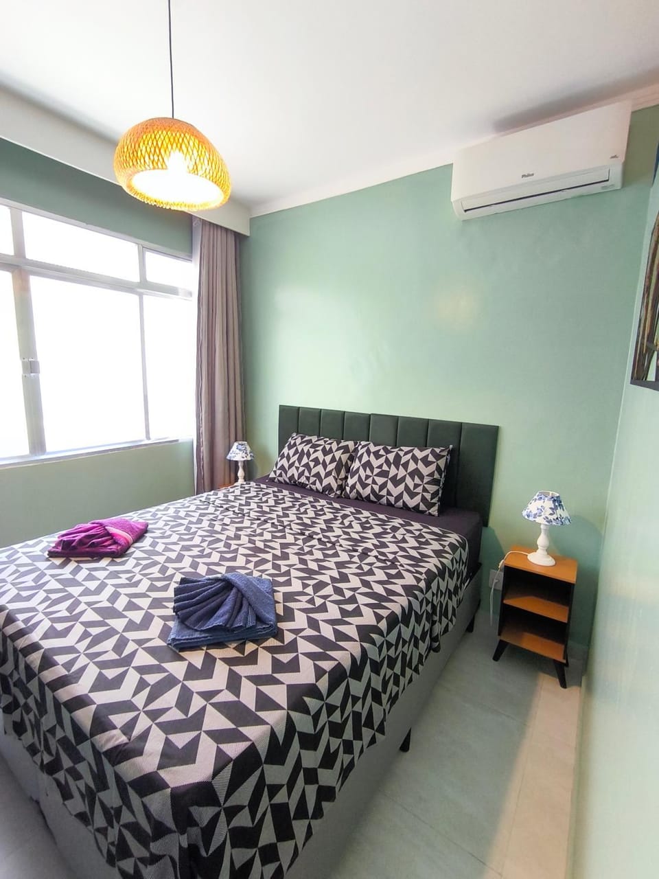 Photo of the whole room, Bedroom, air conditioner