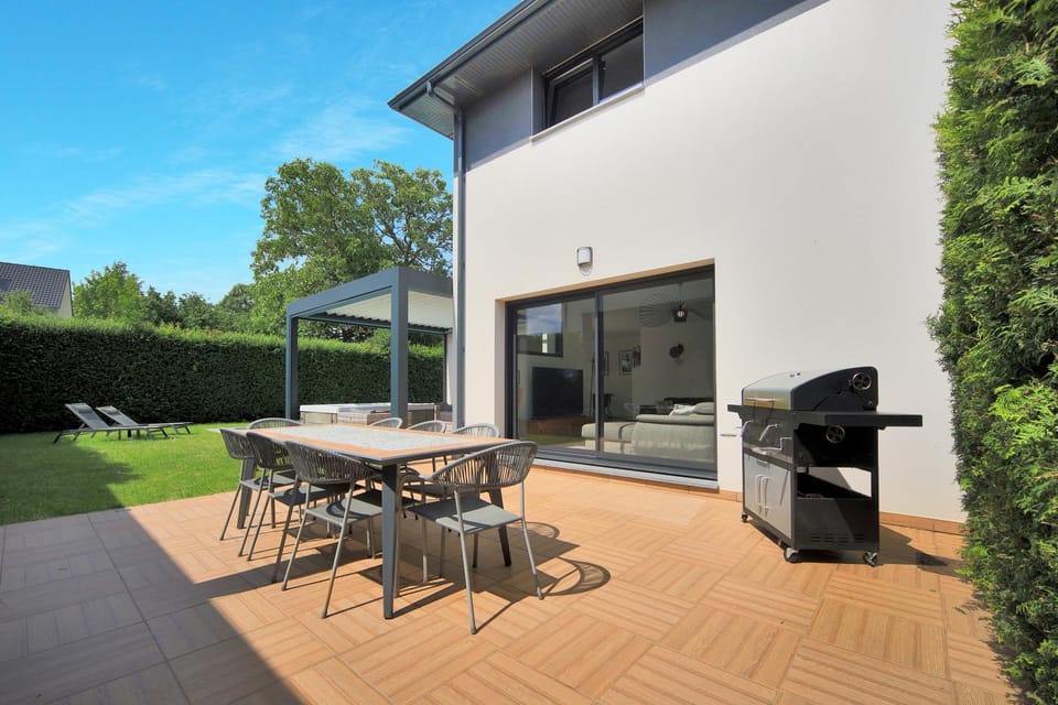 Patio, Garden view