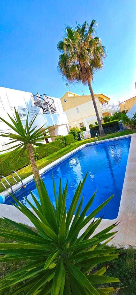 Meerblick Pool Direkt am Strand Apartment in Andalusia