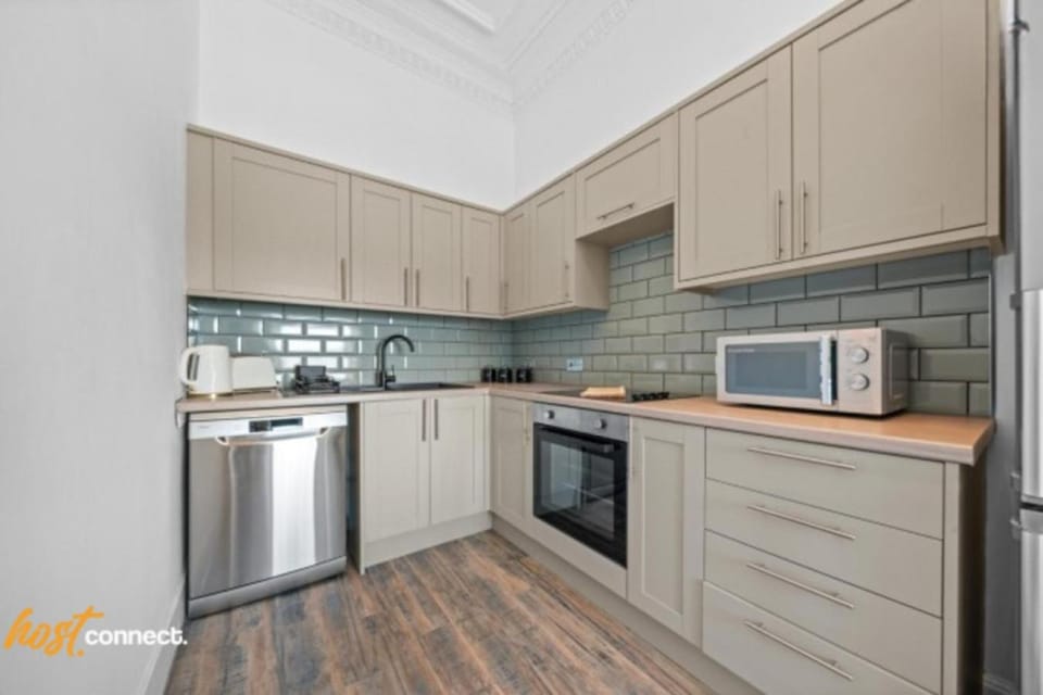Modern 2 Bed Sleep 4 In Gourock House in Greenock