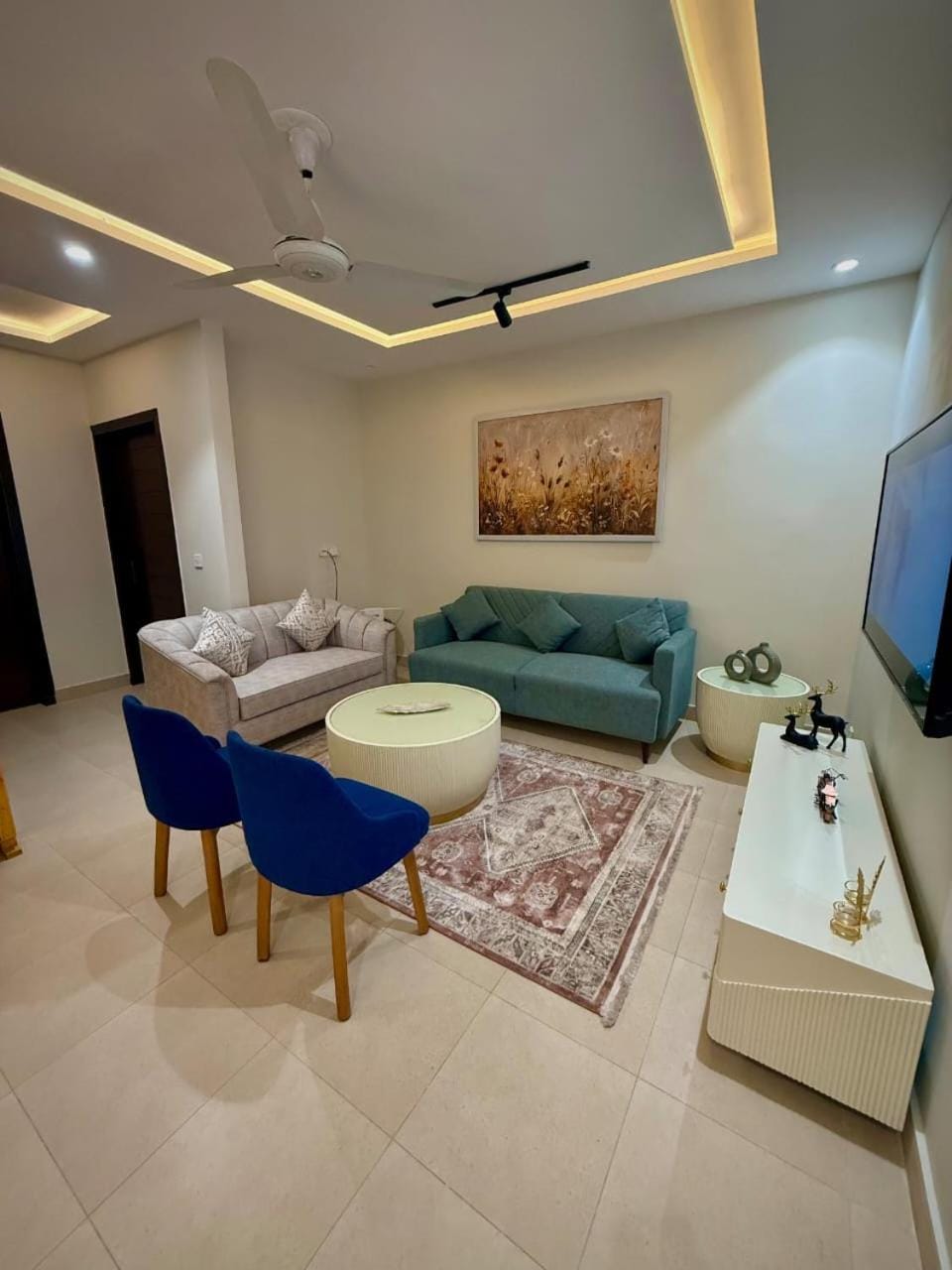 TV and multimedia, Living room, Seating area