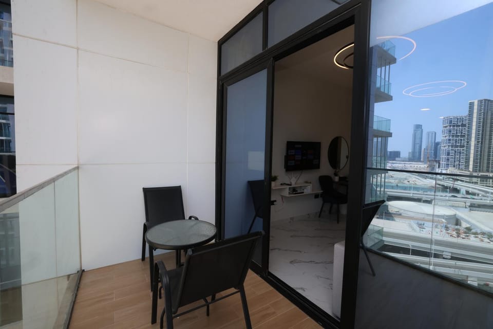 View (from property/room), Balcony/Terrace, City view