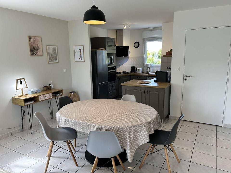 1008 - Maison 5p dans une résidence privée avec piscine. Villa in Brittany