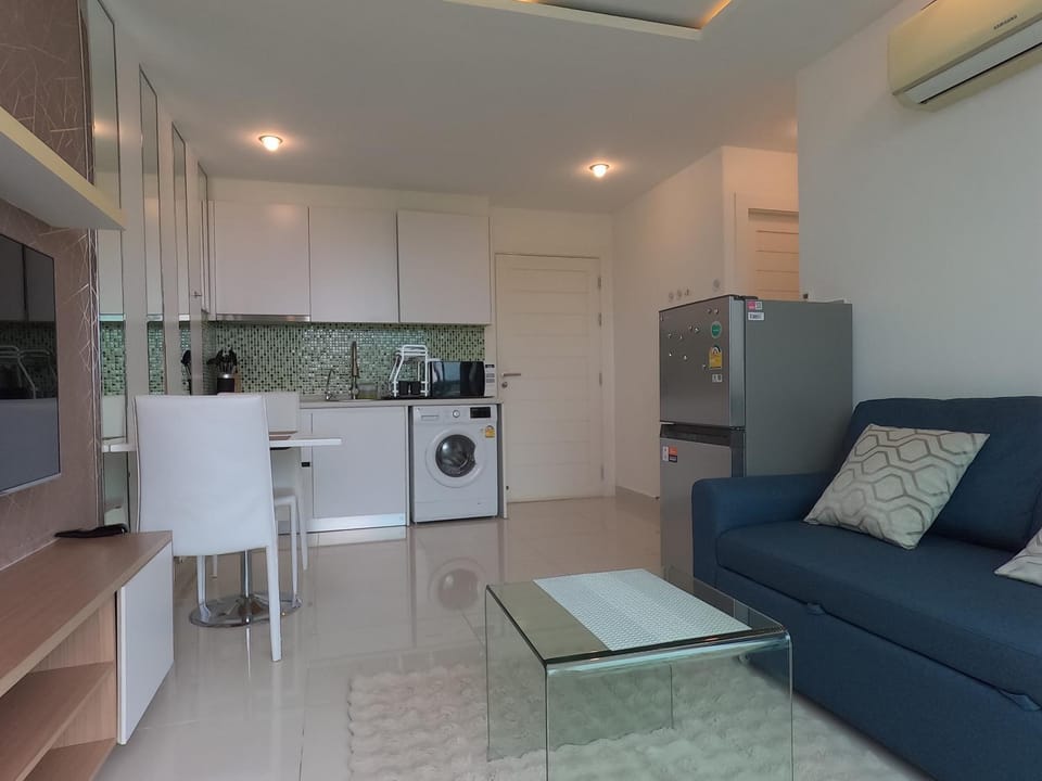 Amazon Residence Apartment in Pattaya City