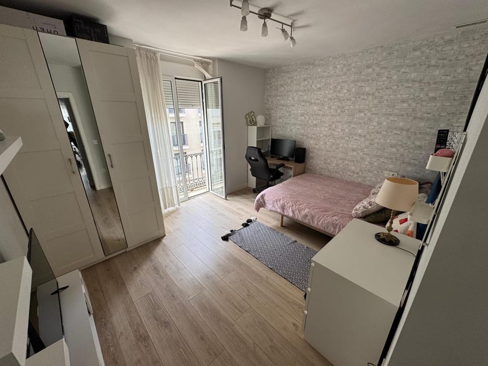 Habitación en el centro con balcón Vacation rental in Valencia