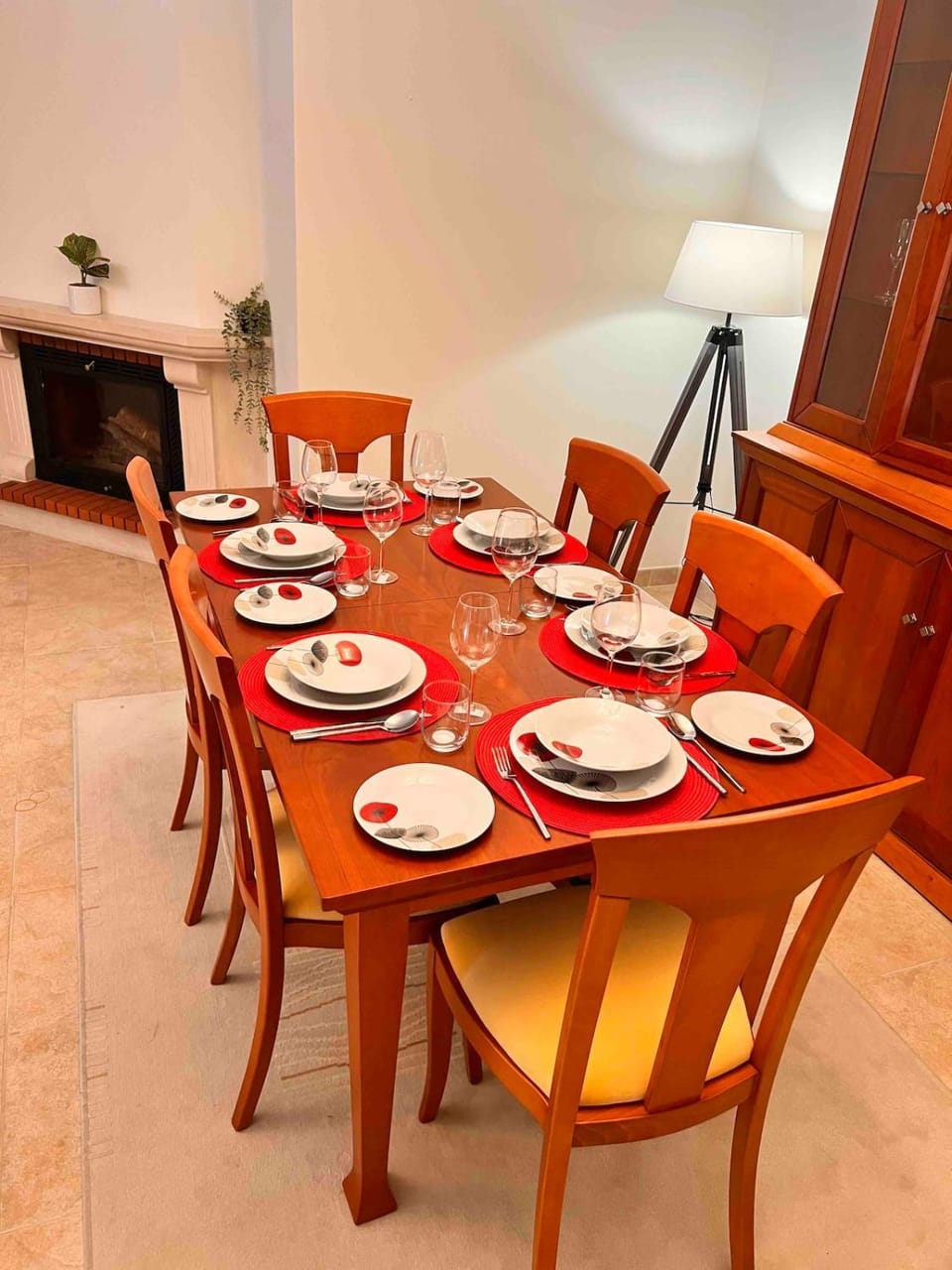 Living room, Seating area, Dining area, Food