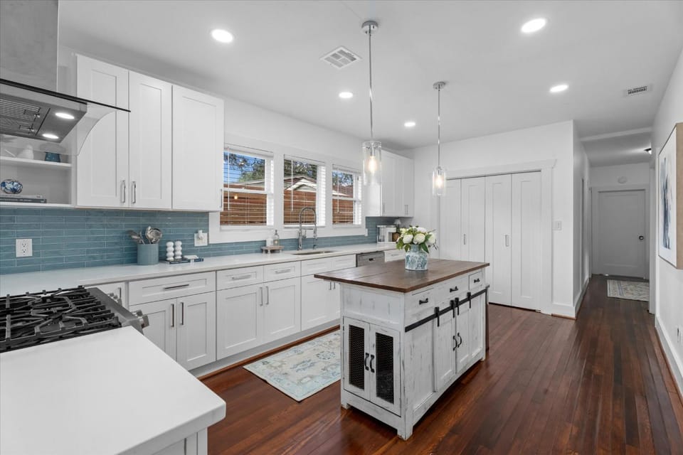 Kitchen or kitchenette, dishwasher, oven, stove, toaster