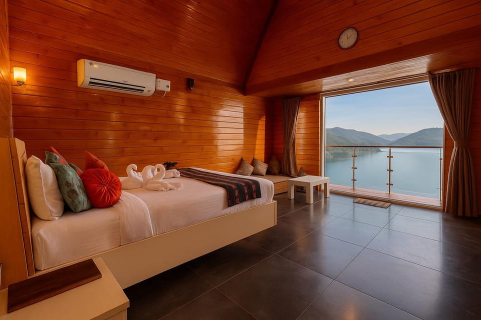 Bedroom, Mountain view