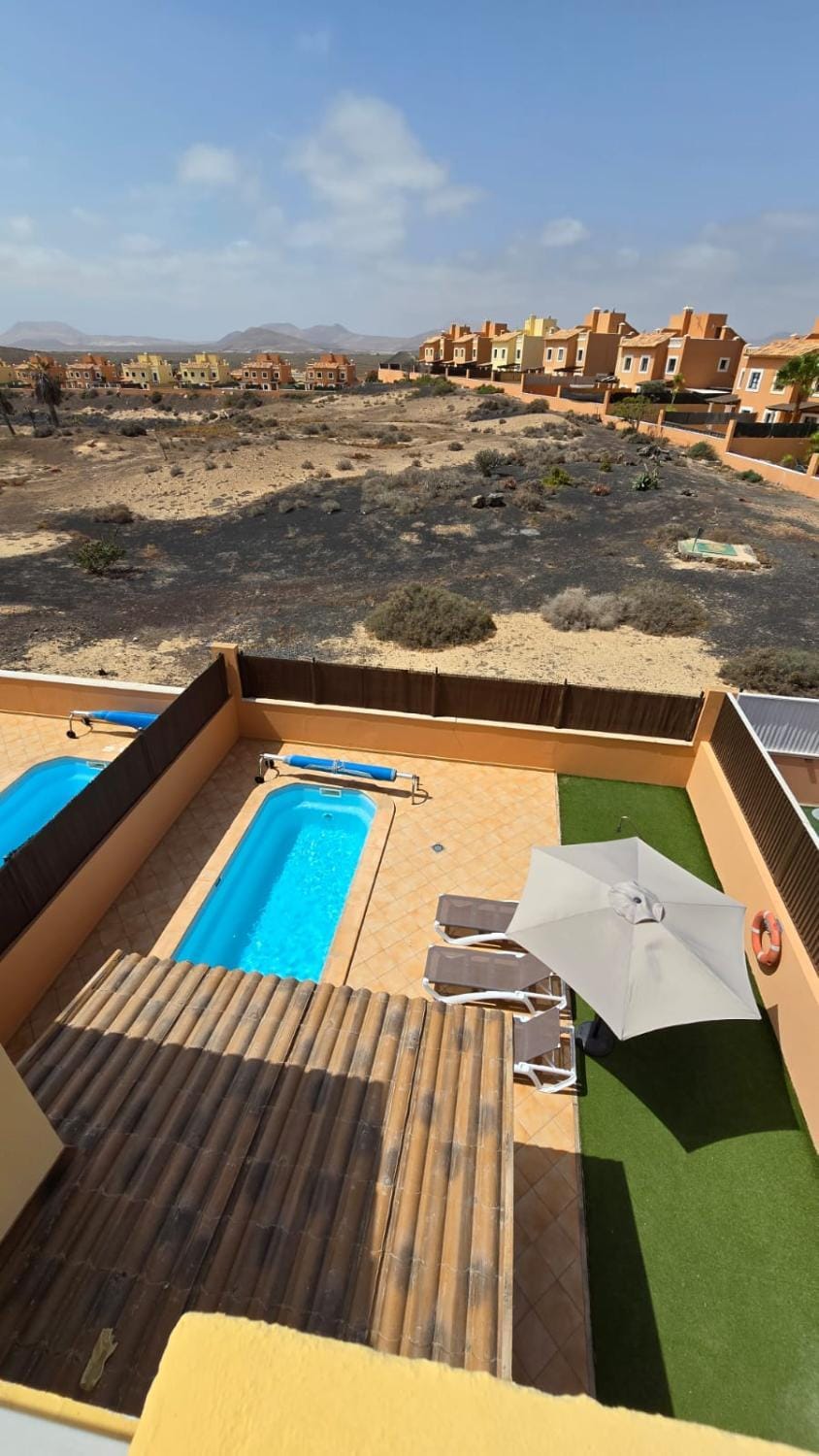 Day, Natural landscape, View (from property/room), Balcony/Terrace, Pool view, Swimming pool, sunbed