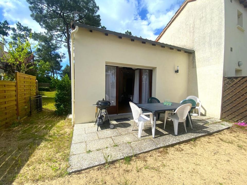 Patio, Garden, Dining area