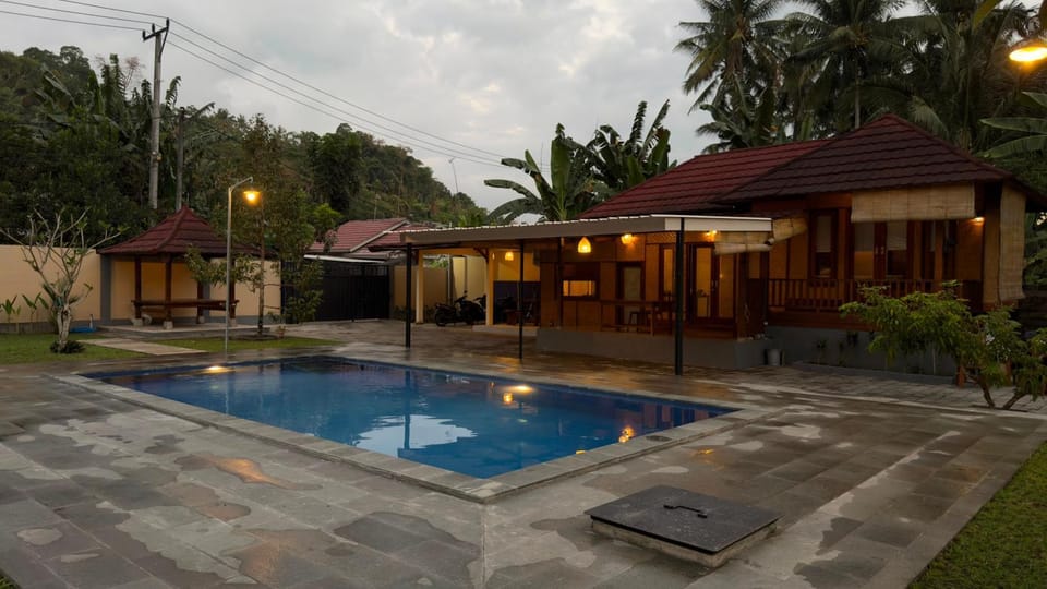 Property building, Swimming pool