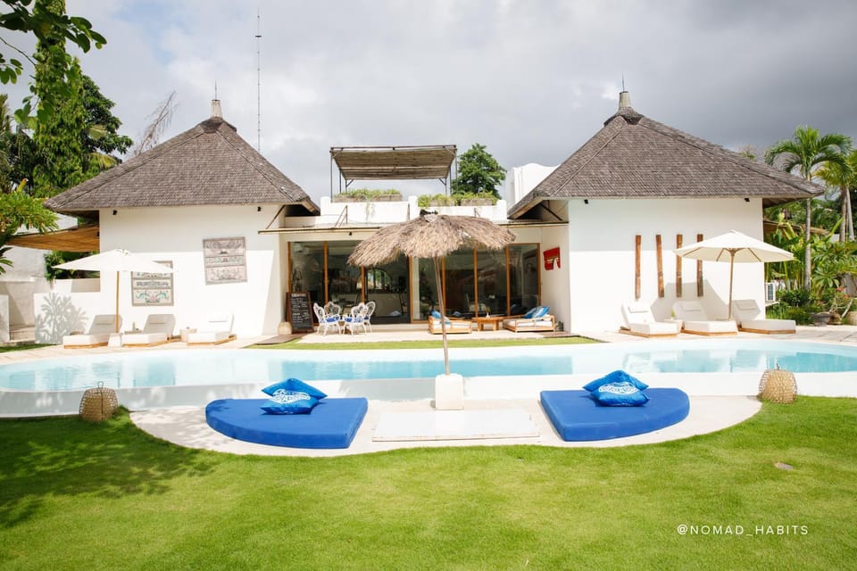 Restaurant/places to eat, Garden, Swimming pool