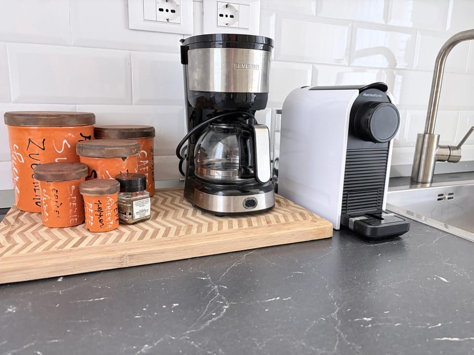 Coffee/tea facilities, Kitchen or kitchenette