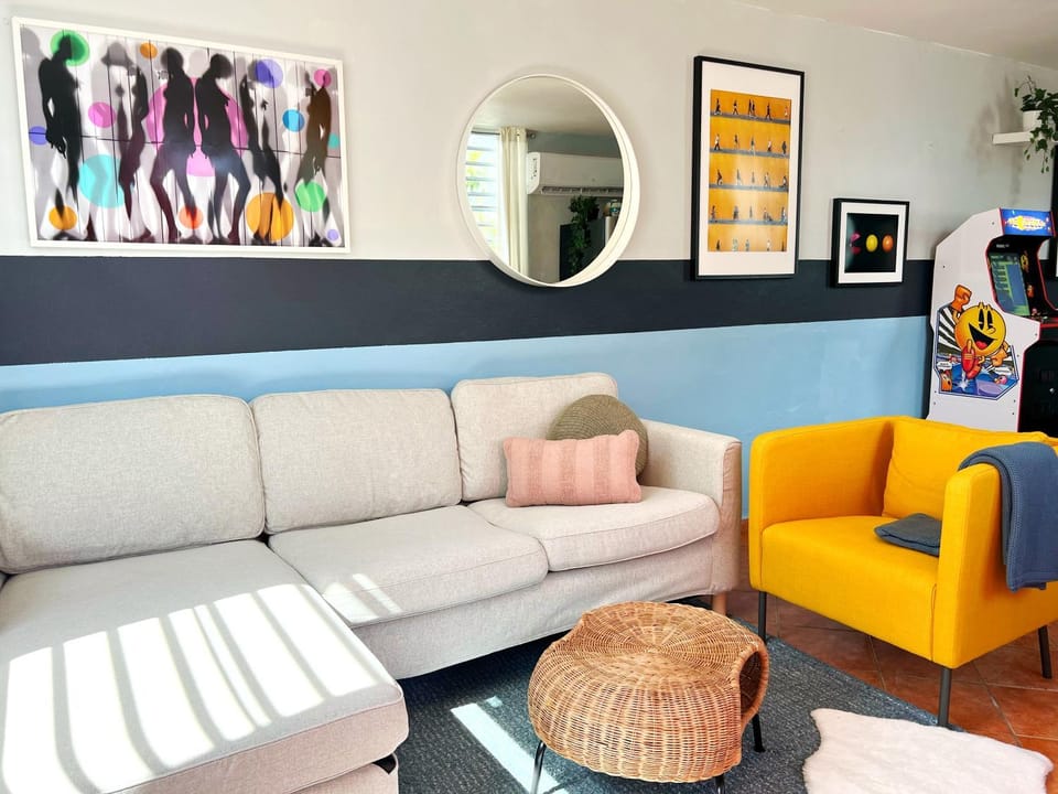 Living room, Decorative detail, Seating area