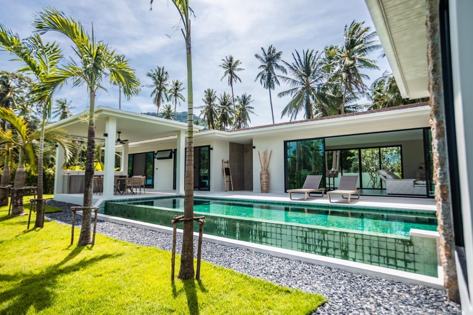 Pool view, Swimming pool