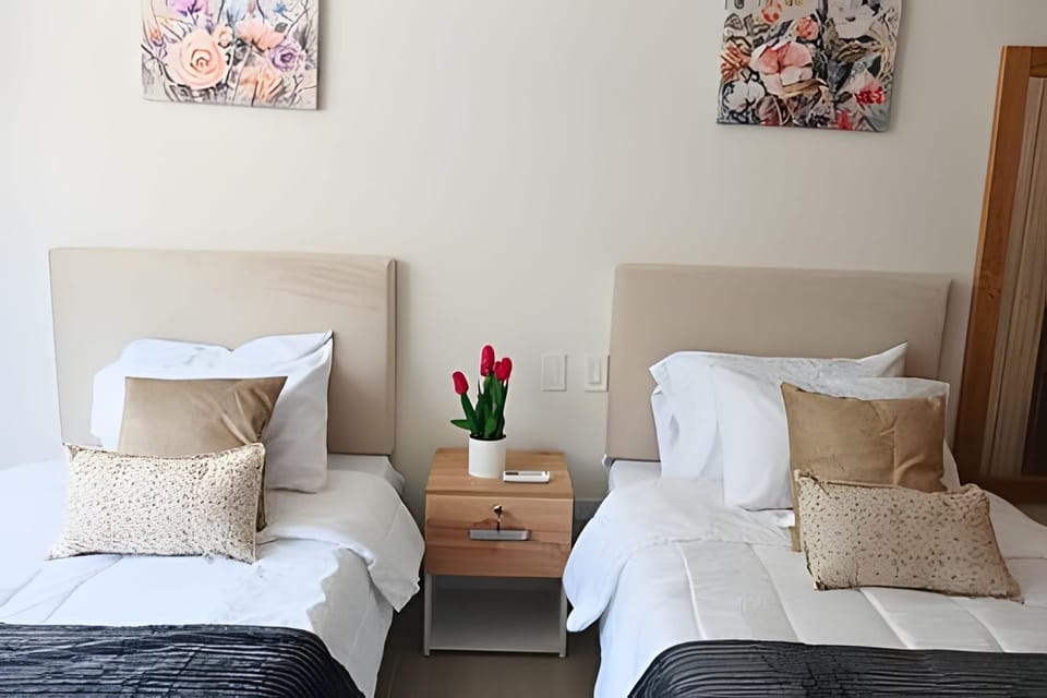 “Luxury Apt with Private Pool, Terrace & Beach Access” Apartment in Bolivar