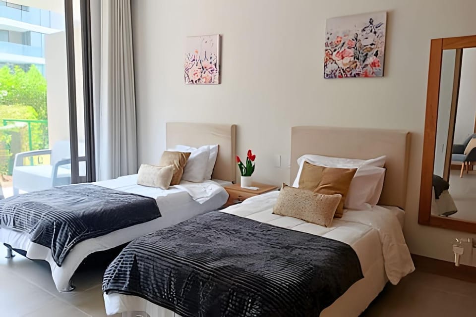 “Luxury Apt with Private Pool, Terrace & Beach Access” Apartment in Bolivar