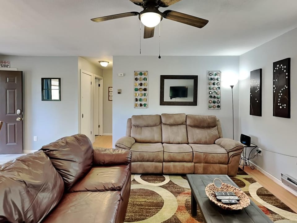 TV and multimedia, Living room, Seating area, furniture