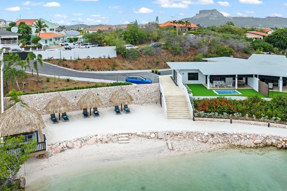 Neighbourhood, Natural landscape, Beach, Lake view, Swimming pool