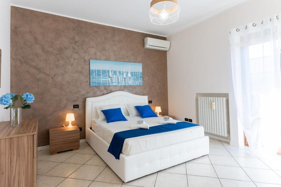 Photo of the whole room, Bedroom, air conditioner