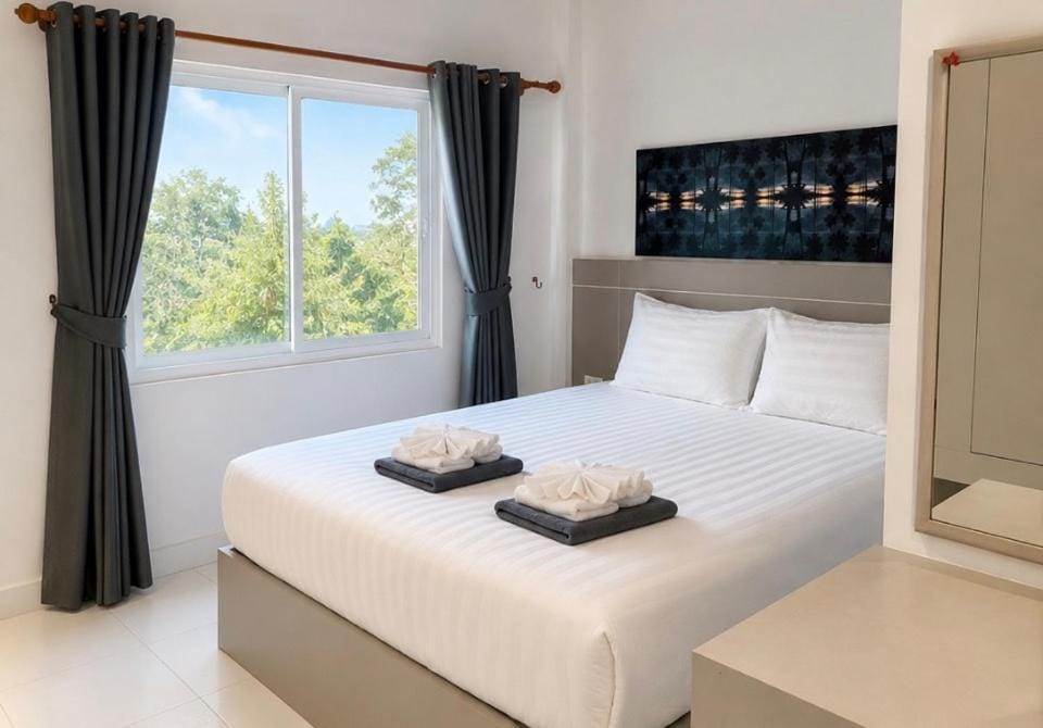 SET INN restaurant & bar 1 & 2 Hotel in Phuket