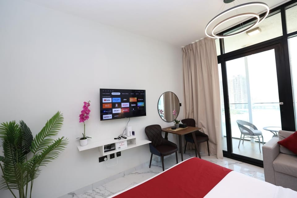 TV and multimedia, Living room, Seating area, Evening entertainment, Bedroom