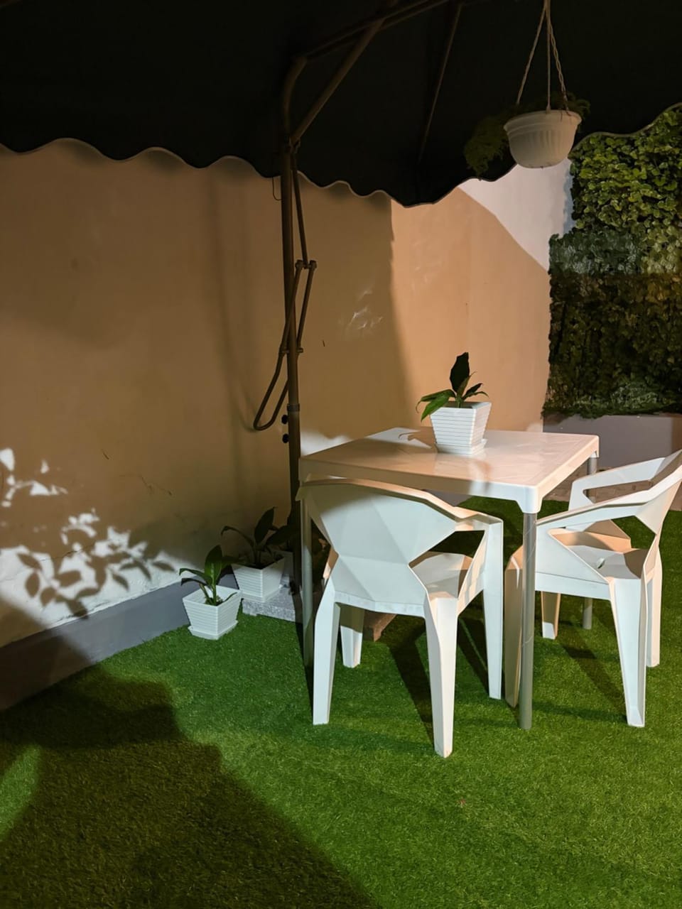 Garden, Dining area