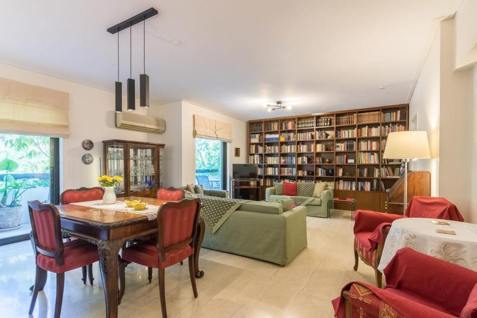 Seaside Apartment in Palaio Faliro Apartment in Alimos