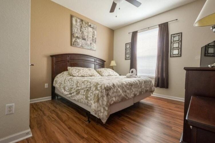 2 Bedroom private lakeview by Conference Center and Epic Universe walking distance Apartment in Orlando