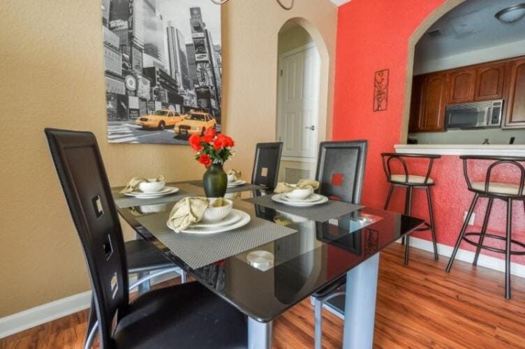 2 Bedroom private lakeview by Conference Center and Epic Universe walking distance Apartment in Orlando