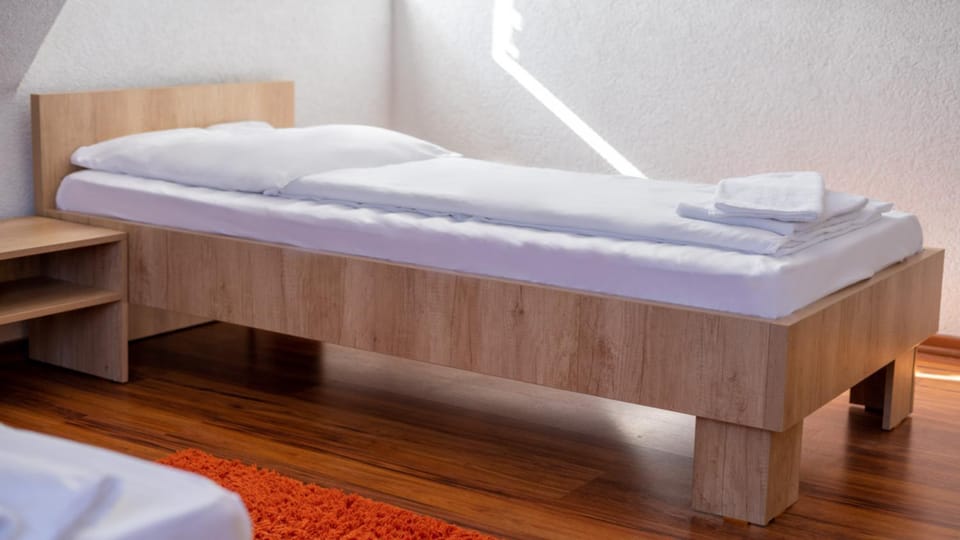 Bed, Photo of the whole room, Decorative detail