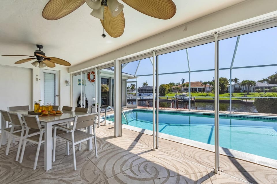 Heated Pool, Private Dock & Beach Essentials - Villa Seashell - Roelens House in Cape Coral